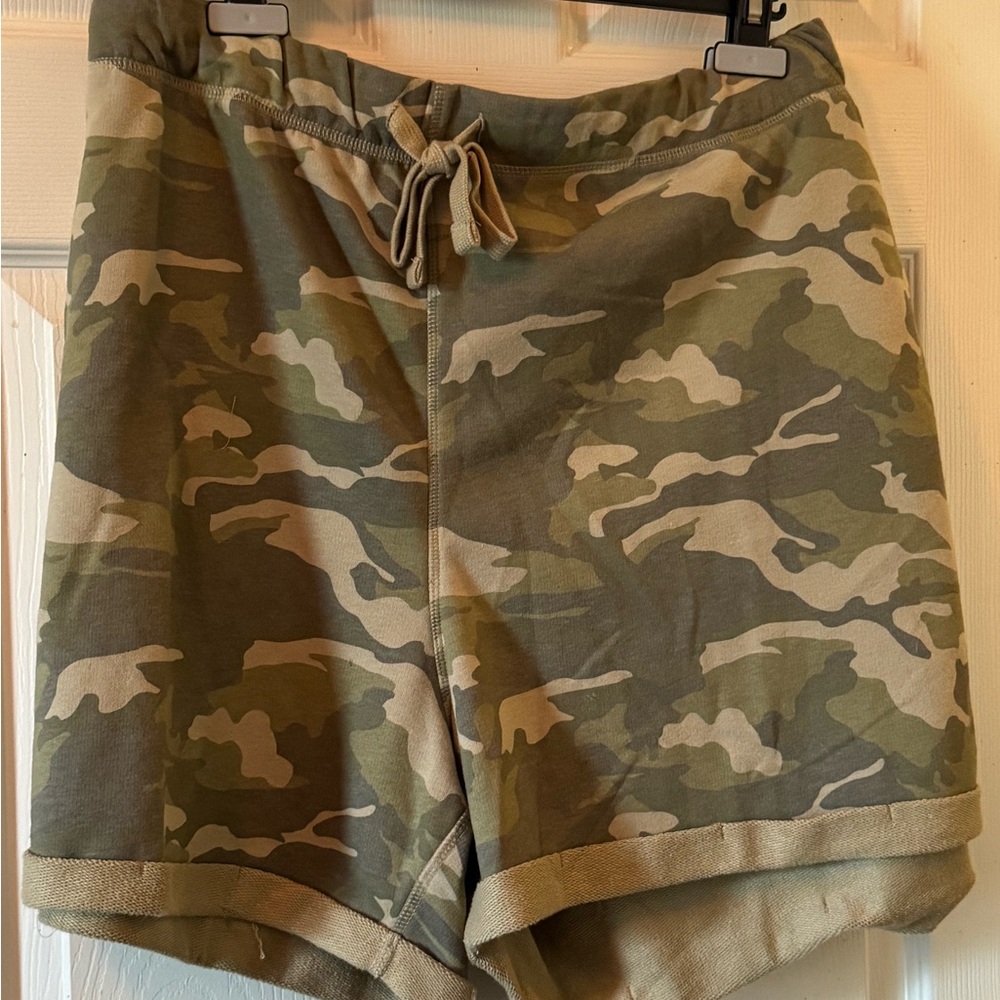 Camouflage Women's Shorts NWT